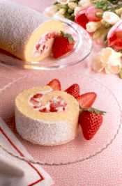 Strawberry Log Cake