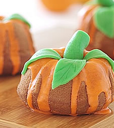 Mini Pumpkin Spice Cakes